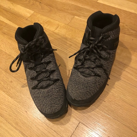 Timberland hiking shoes size 8.5 - Picture 3 of 3